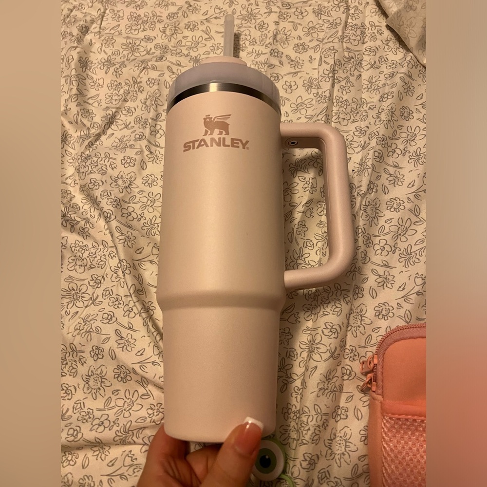 Rose Quartz Stanley.